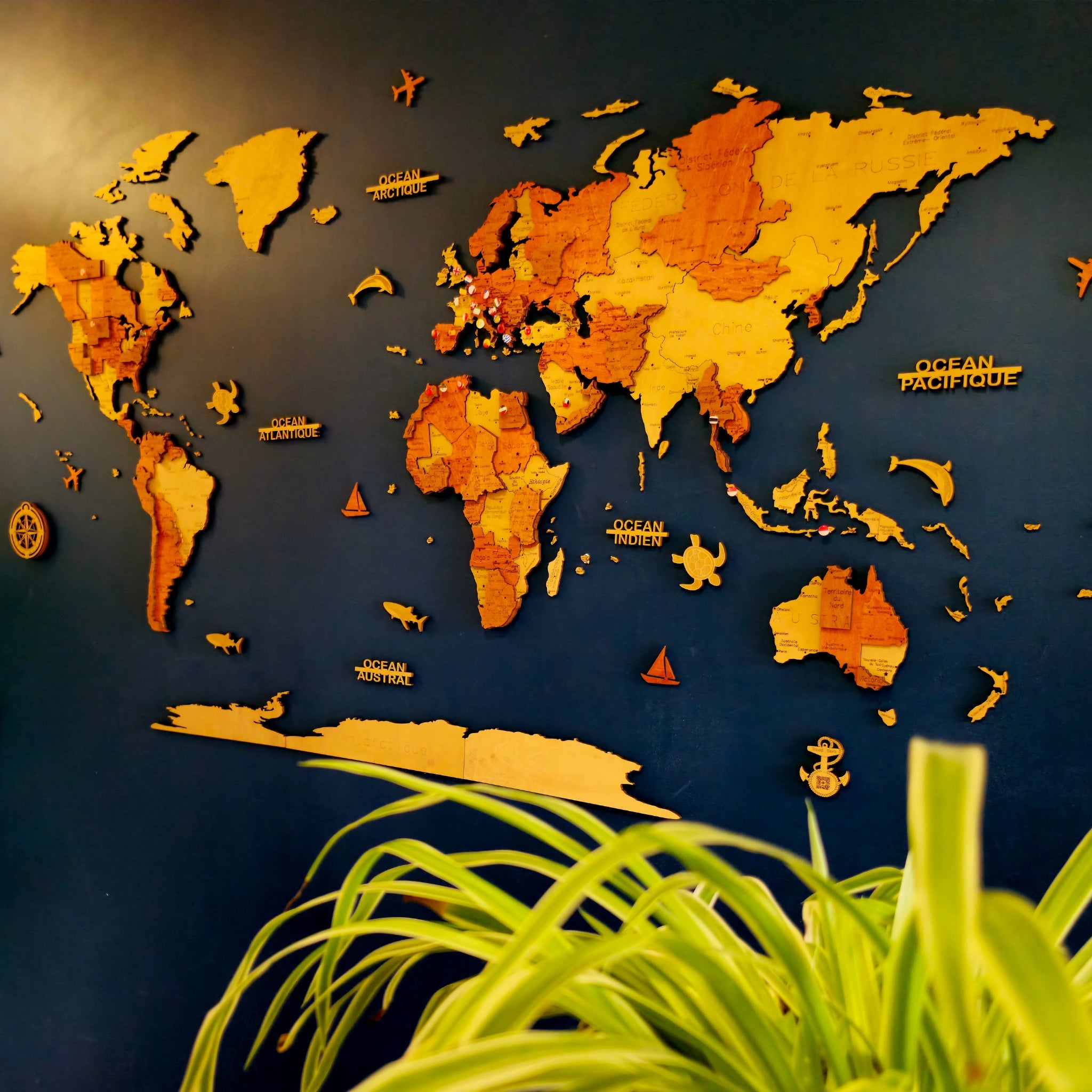 Carte du monde 3D en bois – Fabrication française