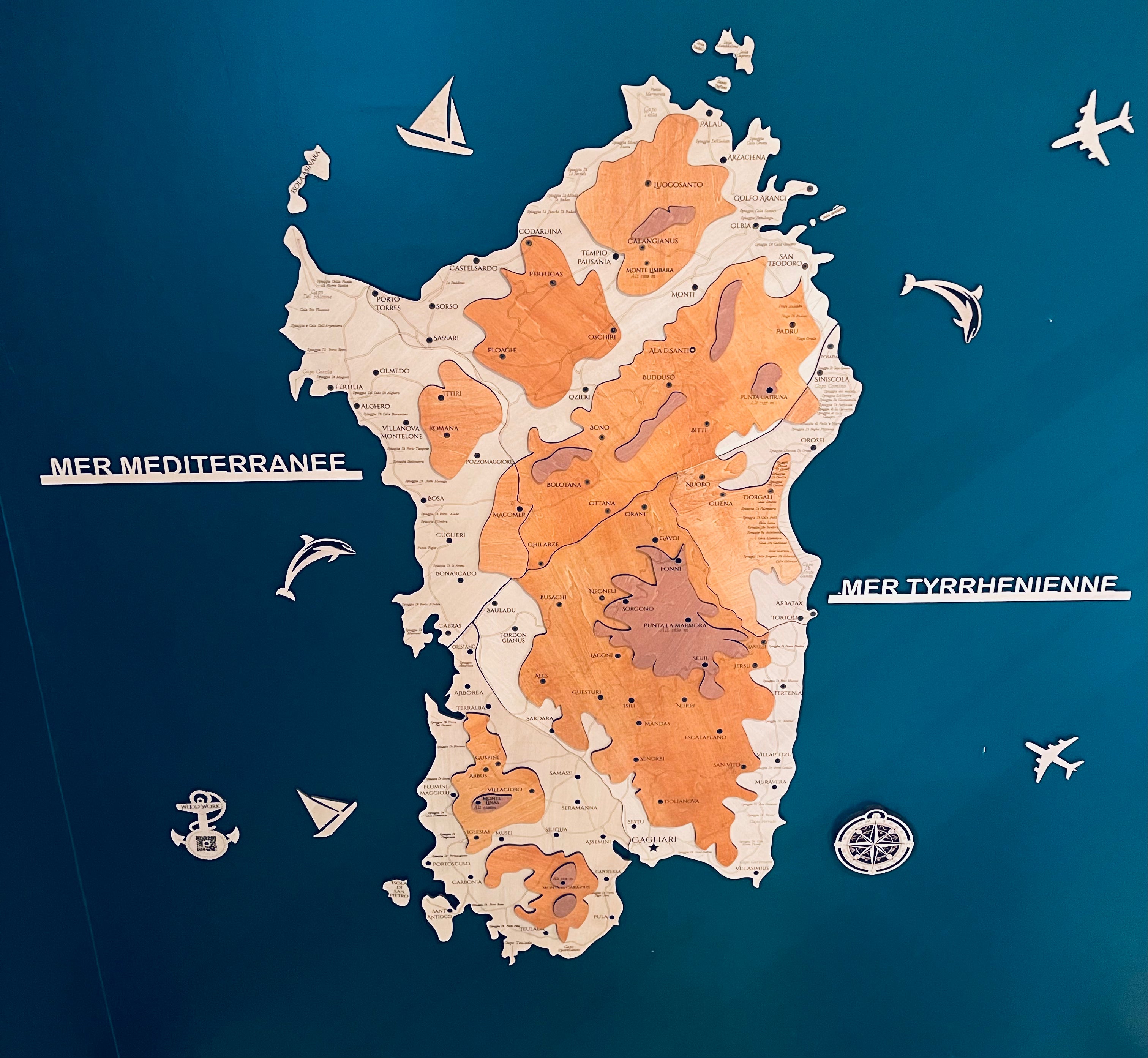 Carte Murale en Bois de la Sardaigne