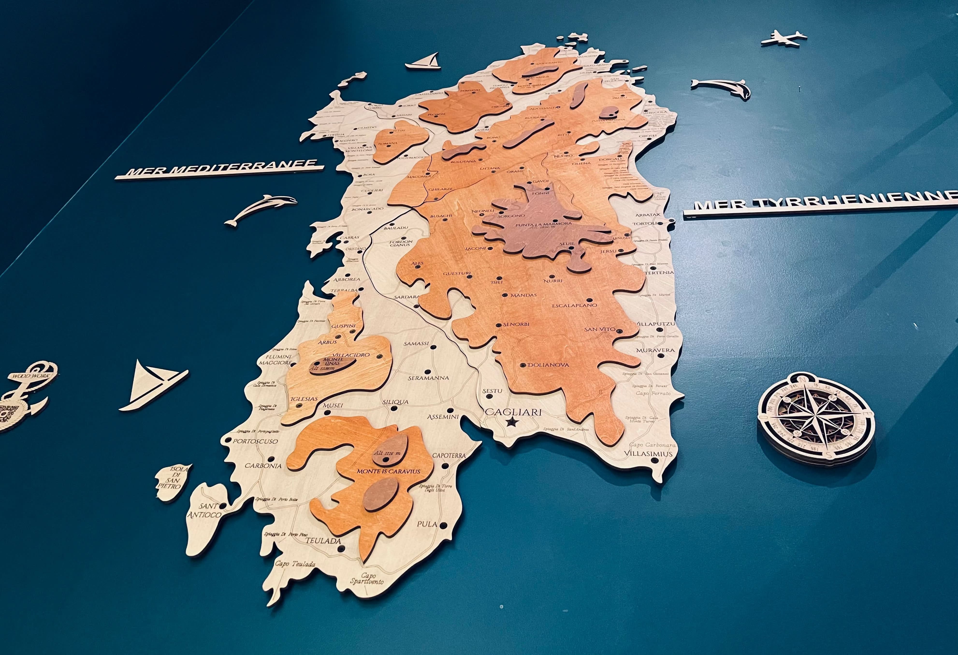 Carte Murale en Bois de la Sardaigne - Wood Work