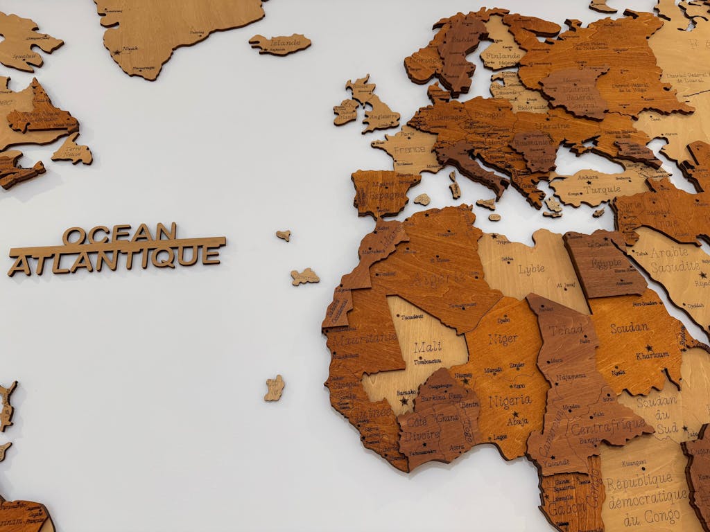 Carte du Monde Murale 3D en Bois – Fabrication Française