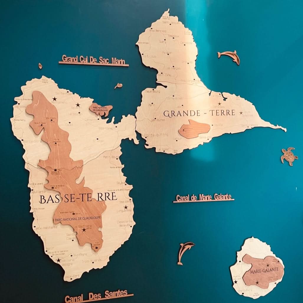 Carte Murale 3D de la Guadeloupe en Bois - Wood Work