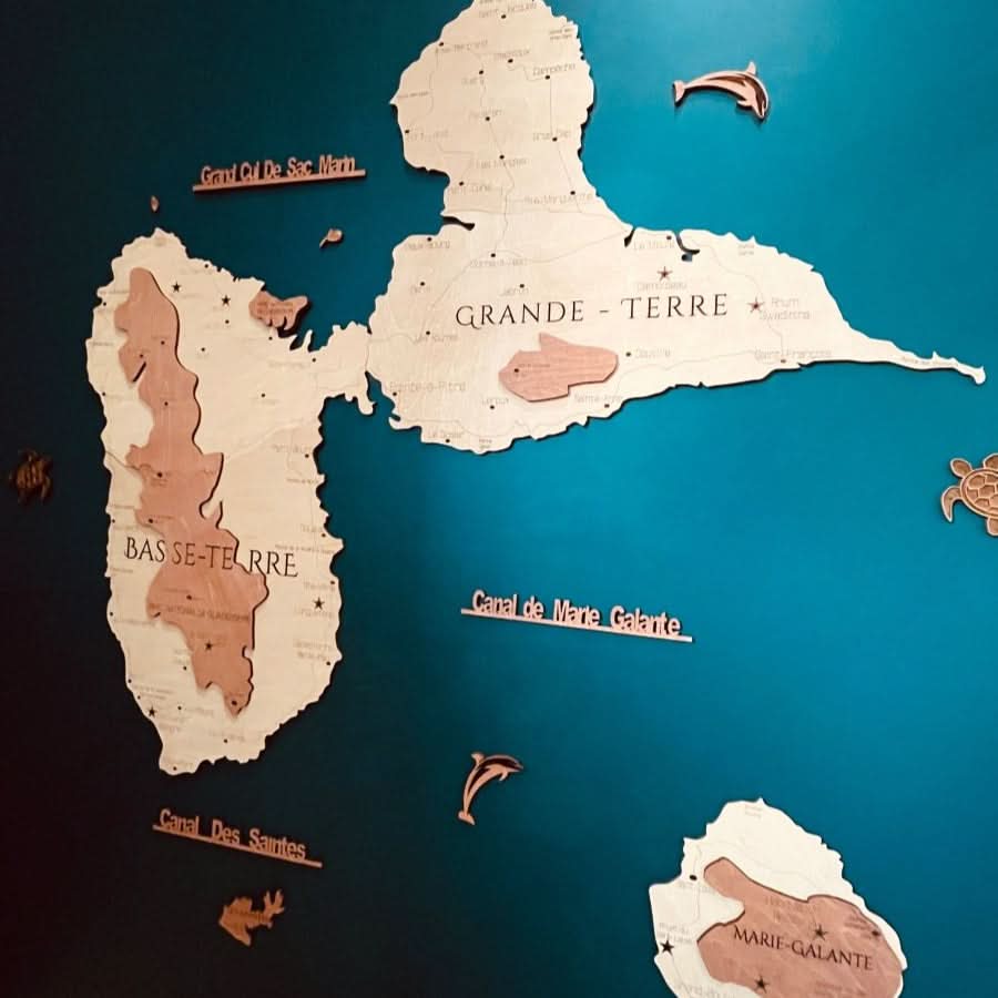 Carte Murale 3D de la Guadeloupe en Bois - Wood Work