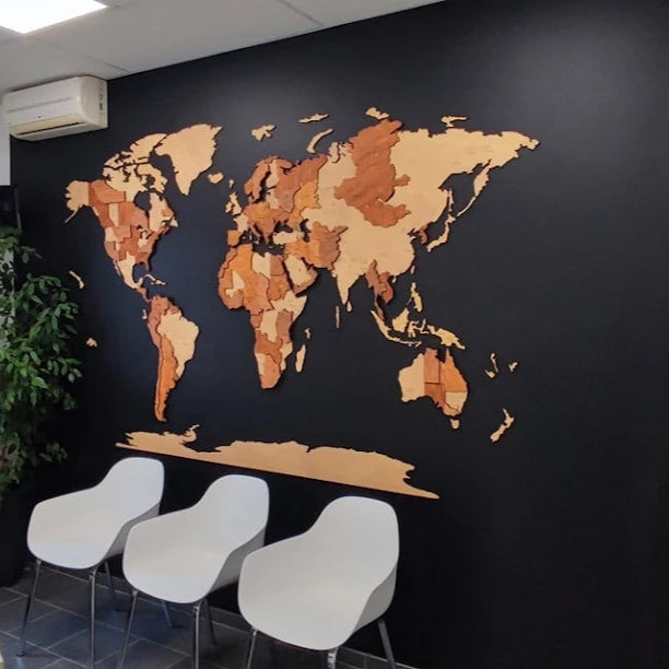 Carte du Monde en Bois 3D — Gravée en français, pensée pour votre intérieur