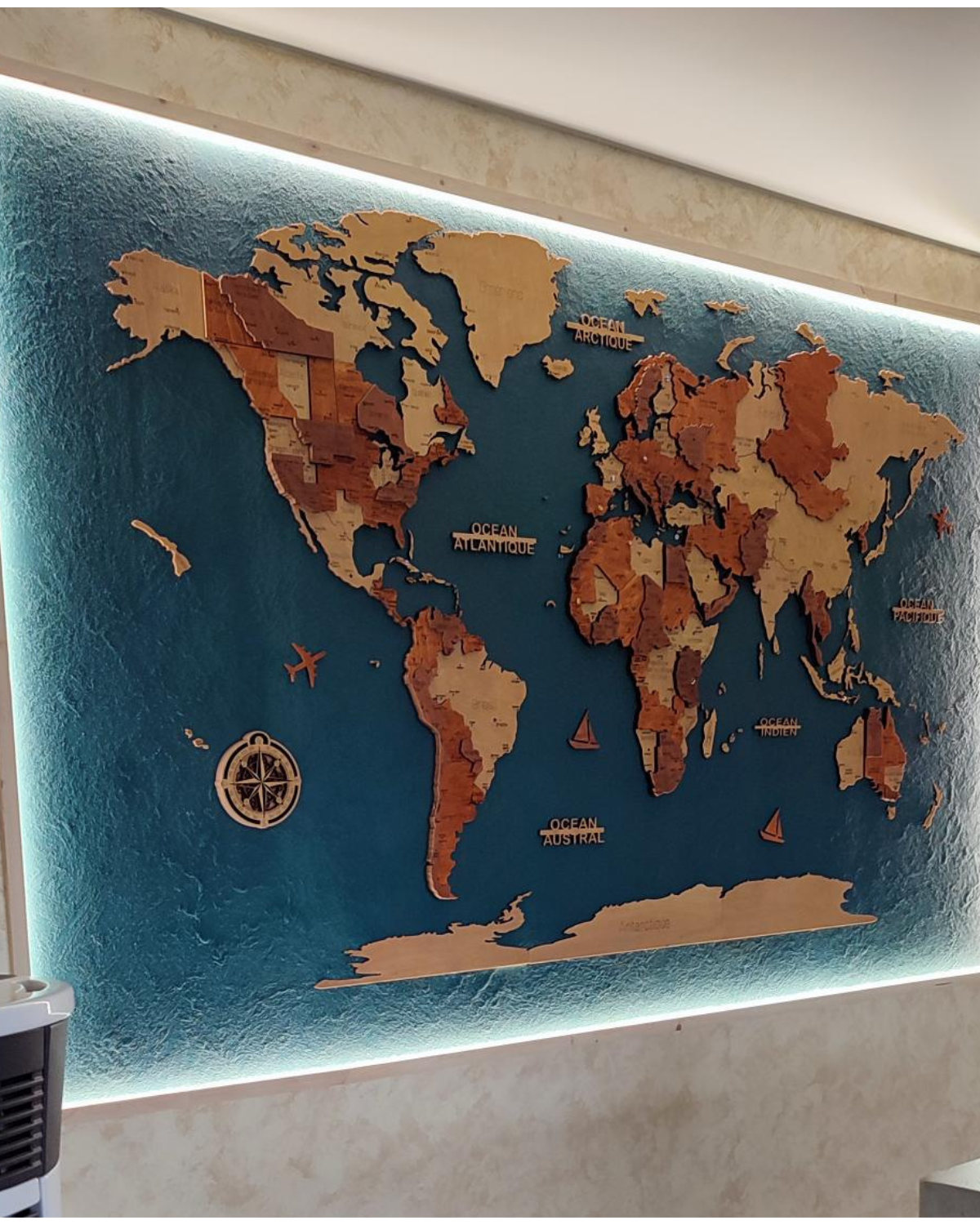 Carte du monde en bois comme idée cadeau voyage
