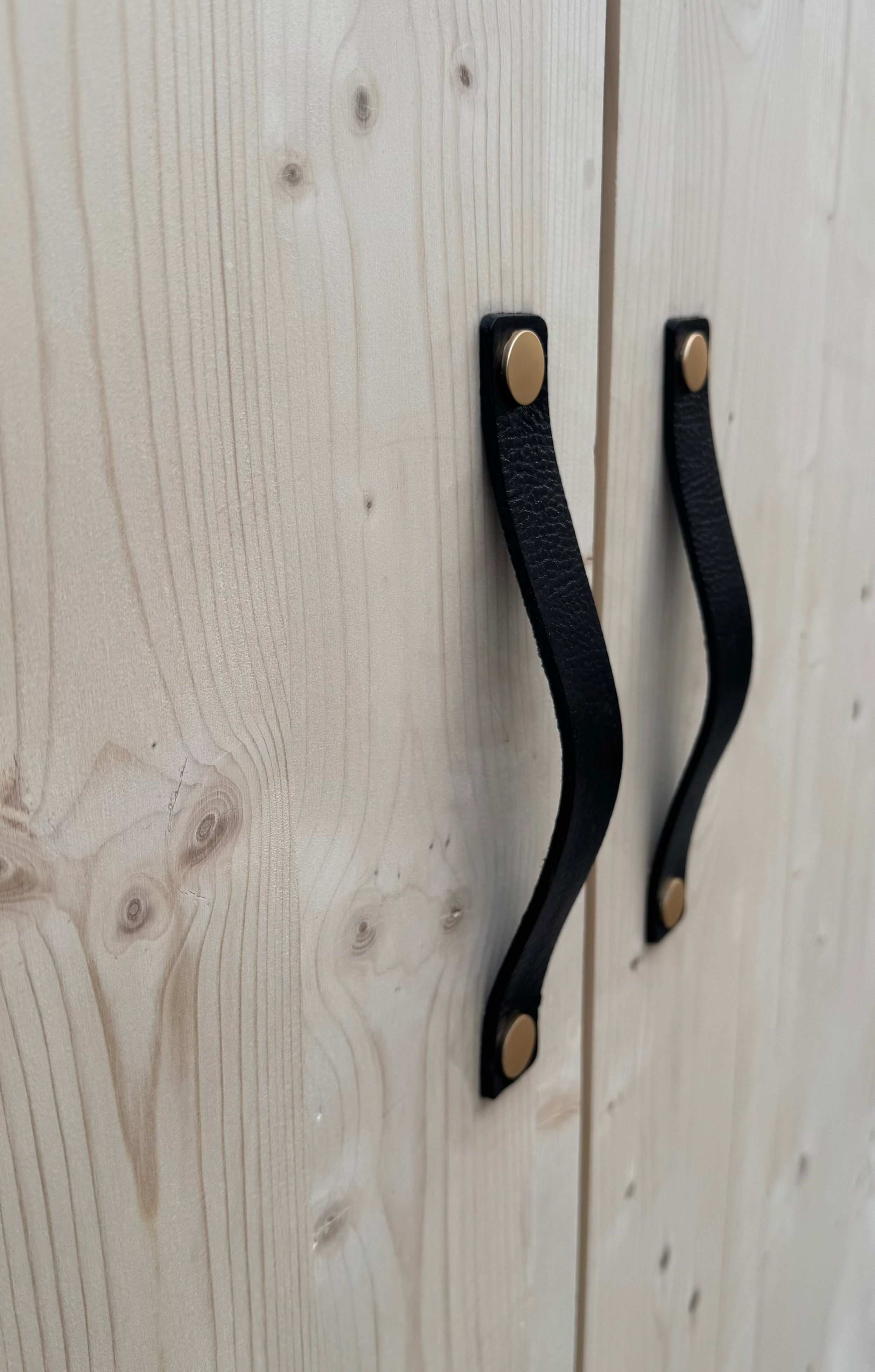 Armoire de sellerie EQUI+ – Fabrication artisanale française haut de gamme