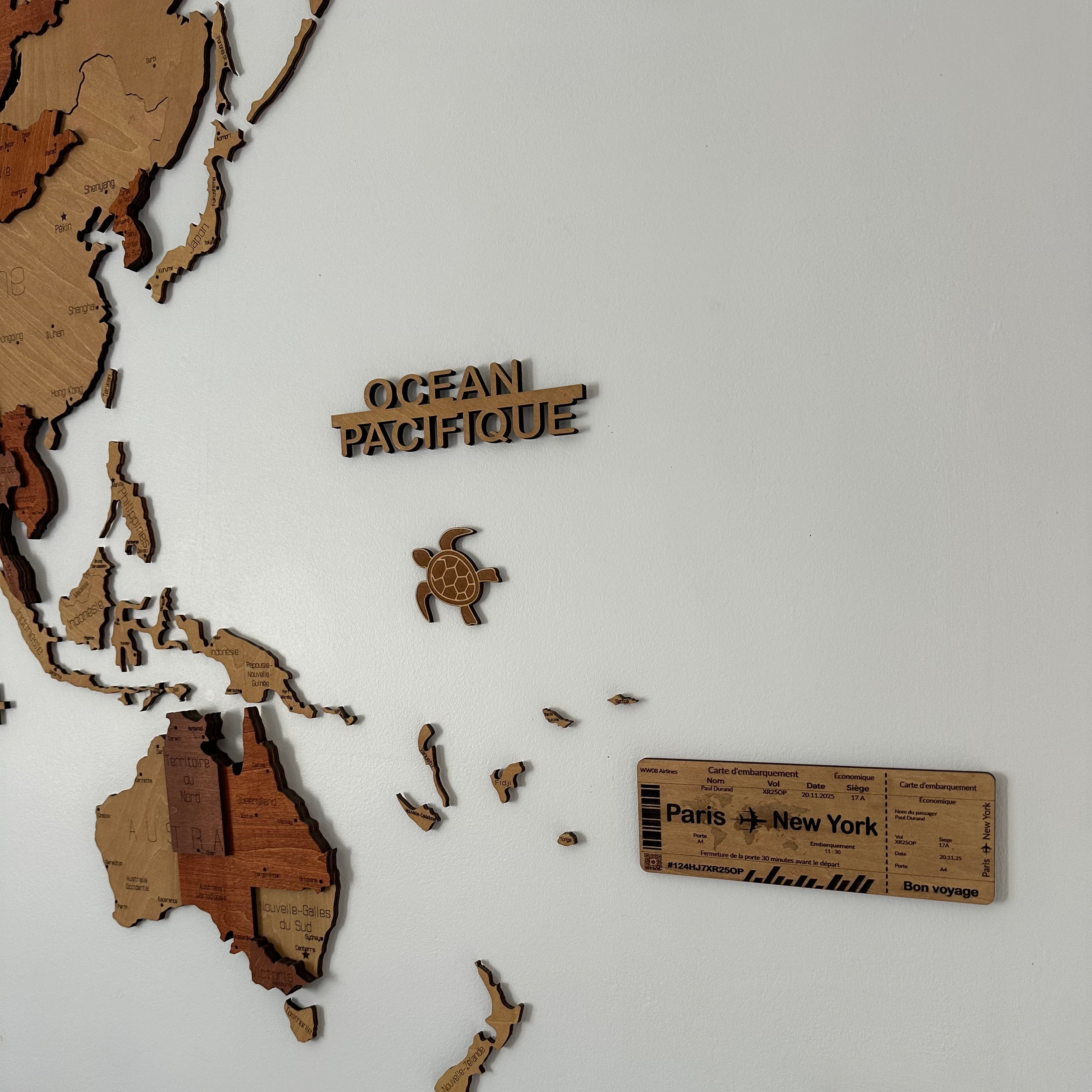 Billet d’Avion en Bois Personnalisé – Souvenir de Voyage Gravé